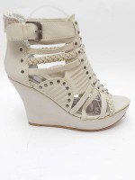 Bílobéžové zajímavé střevíce